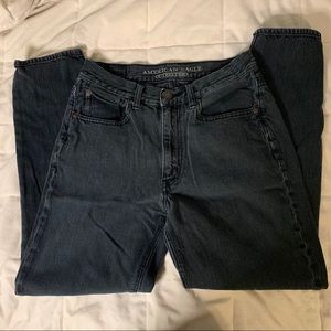 american eagle black mom jeans